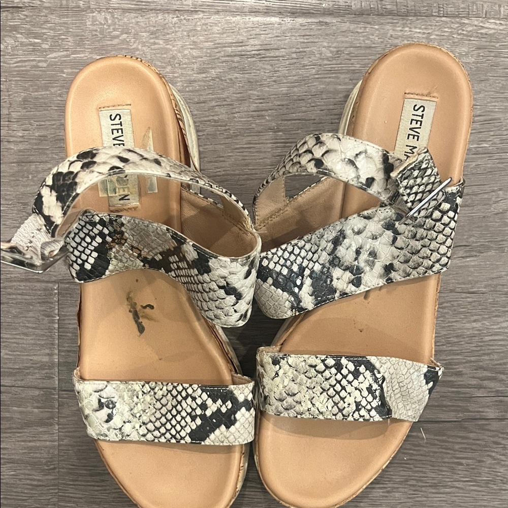 Steve Madden Black and Cream Snake Print Sandals